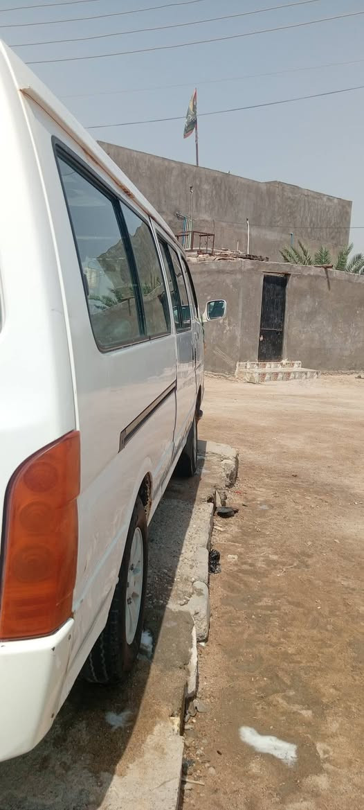 سلام عليكم جنبي 14ستلام 18 دوشمه جديده سياره حلوه بس بيه تنقيص بدون بحار  رقم بصره  سعر على هاذه رقم ***********. علمن سياره بل بصره
