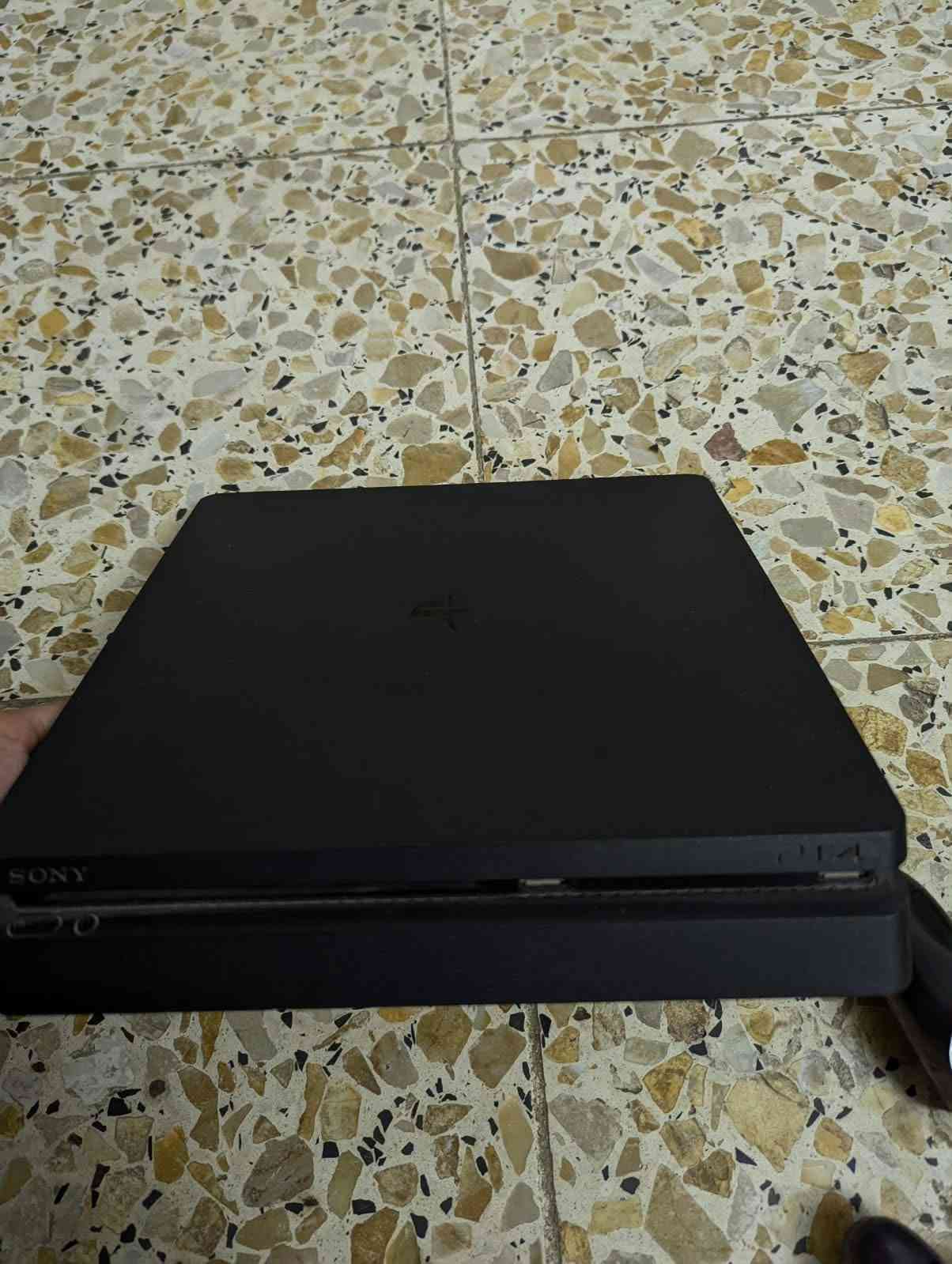 🎮🔥 للبيع PS4 Slim — جهاز مرتب ومجهز أونلاين بالكامل 🔥
إذا تريد جهاز جاهز للعب وما تحتاج تصرف عليه شي، هذا العرض إلك 👇

🎮 PS4 Slim
🌐 الجهاز مجهز أونلاين
⚽ FIFA 26 مشتراة بـ15 ألف
🔫 Call of Duty 6 أونلاين مشتراة بـ15 ألف
🎮 ألعاب إضافية
🕹️ ملحقات كاملة
🎮 جوستكات أصلية
✨ نظافة الجهاز 100%

💰 السعر: 280 ألف دينار فقط

🔥 يعني الجهاز جاهز، الألعاب موجودة، والأونلاين شغال — تستلمه وتلعب مباشرة.

📌 السعر شامل كلشي المذكور أعلاه. 

تواصل واتس ***********
