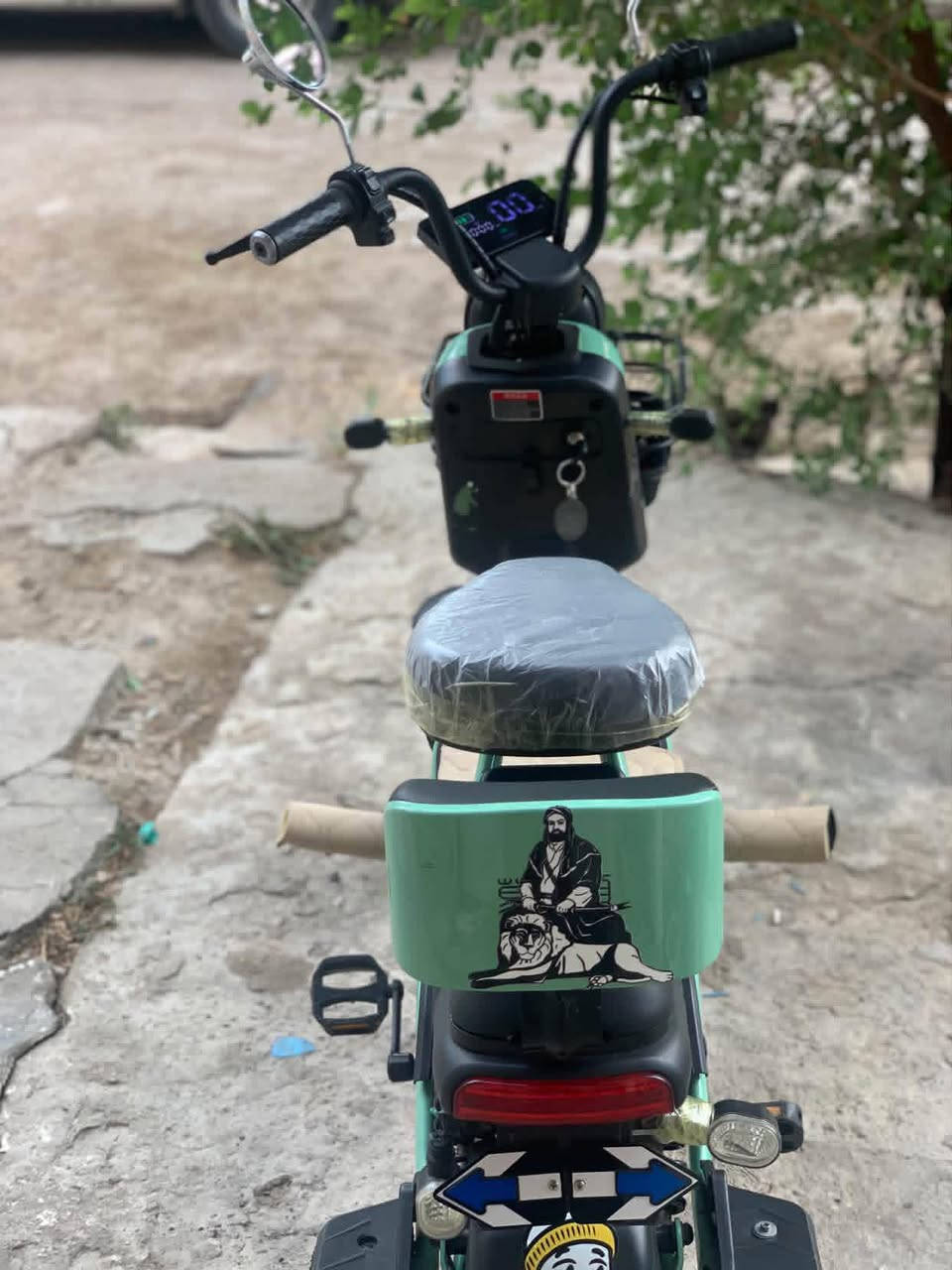 🛵 دراجة كهربائية للبيع – نظيفة جداً 🛵
✨ الدراجة نظيفة كلش وقليلة الاستخدام
✅ بحالة ممتازة وجاهزة للاستخدام
✅ شكلها مرتب وحلو
✅ حجم 14
✅ ما تحتاج أي شغل، جاهزة للركوب
📍 الموقع: بغداد – الشعلة – الرحمانية
💰 السعر: 350 الف وبيها مجال بسيط
 📞***********
