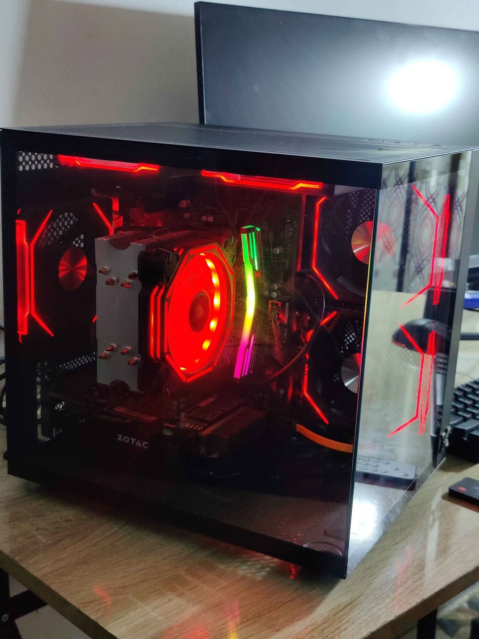 تجميعة جدا قوية وراقية بمواصفات حلوة 
المواصفات:
ryzen 5 3600 
gtx 1070 8gb zotac 
MSI b450m a pro max II
ram 16 gb 2x8 3200 
ssd 240gb
hdd 500
يشغلك كل الالعاب بانسيابية وسلاسة 
وسعر مناسب مع كرت 8 غب 
مكاني بغداد الدورة ورقمي 
*********** بغداد, العراق
