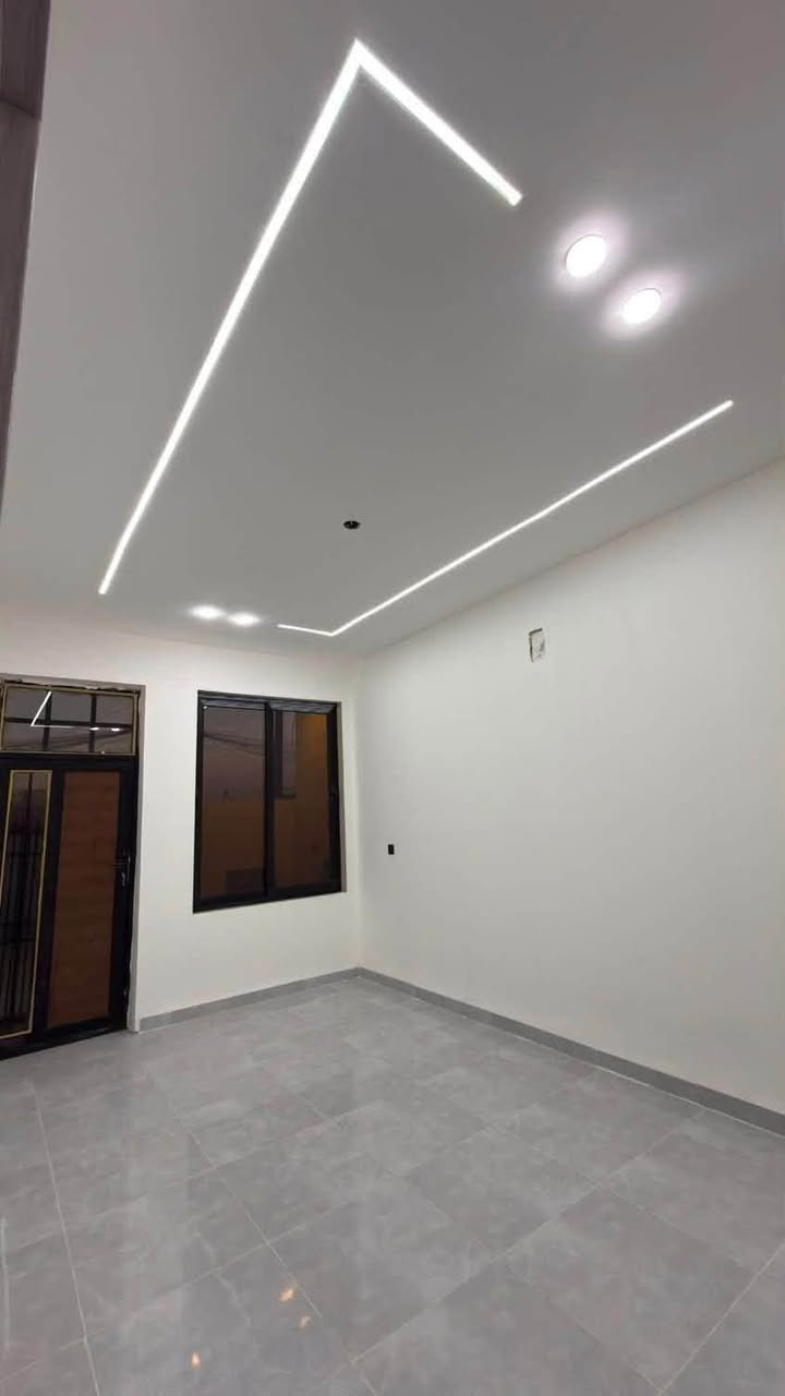 خمس غرف نوم اضلع منفصله 100 متر

حي الجهاد مربع الاساتذة خلف ٤ شوارع 🏠
يحتوي كل دار على مدخلين صاله 👇🏿

ومطبخ منور حمام 🛁 وغرفه نوم 😴 
في الطابق الأرضي 

الطابق الثاني 👍🫵

يحتوي على ثلاث غرف نوم 🛌 

وخدمات مشترك من ضمن الغرف سويت 

للاستفسار  الاتصال أو 
واتساب على الرقم ***********5 
مكتب حمورابي
