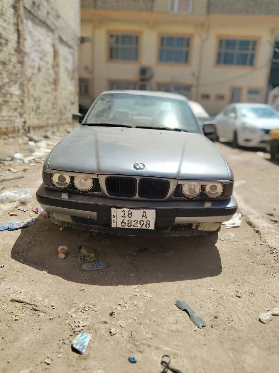 ---

*للبيع BMW 525 موديل 1990* 🚗

*المواصفات:*
- *المحرك*: كازت - ابيع كور
- *الرقم*: بابل الدولي بأسمي تحويل مباشر
- *الداخل*: جلد اسود مطعم بمخمل
- *الحالة*: حدادية نظيفة، كير مضبوط، باتري جديد
- *السيارة*: مابيها اي نقص

*السعر*: 45 ورقة وبيها مجال للشراي  
*المكان*: النجف

*للاستفسار:*
***********  
***********

---
