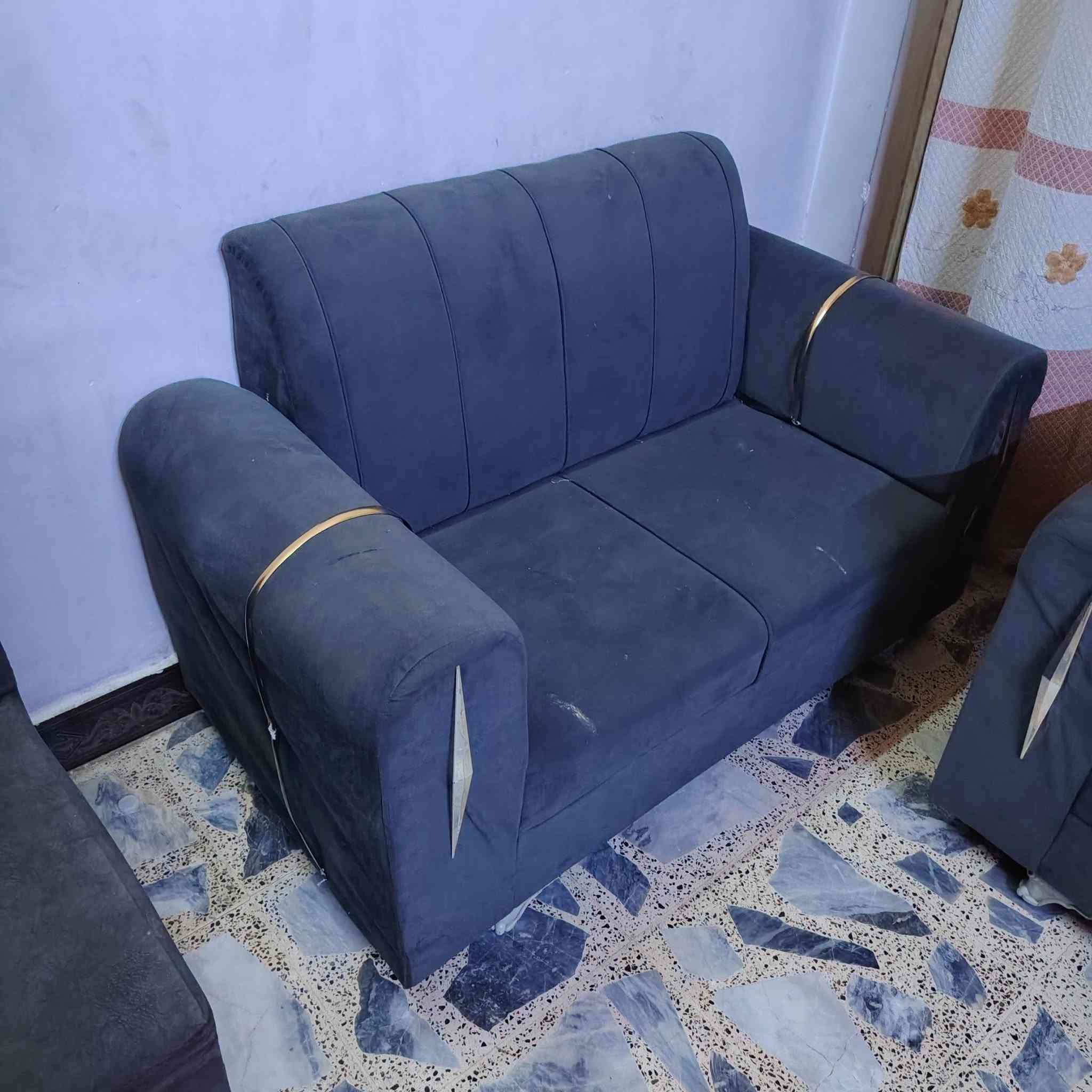 تخم للبيع عشر قطع مكانه حي البتول شارع جسر المشاه السعر ٢٠٠ الف بي مجال بسيط شراي اتصل ***********

