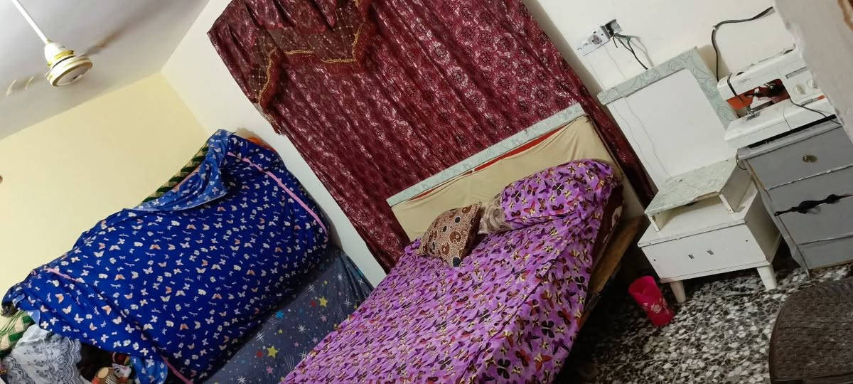 السلام عليكم بيت بل 16سبع البور150متر غرفتين وصاله ومطبخ كامل من كلشي مابي نقص ب68وبي مجال بأسمي هذا رقمي ***********
