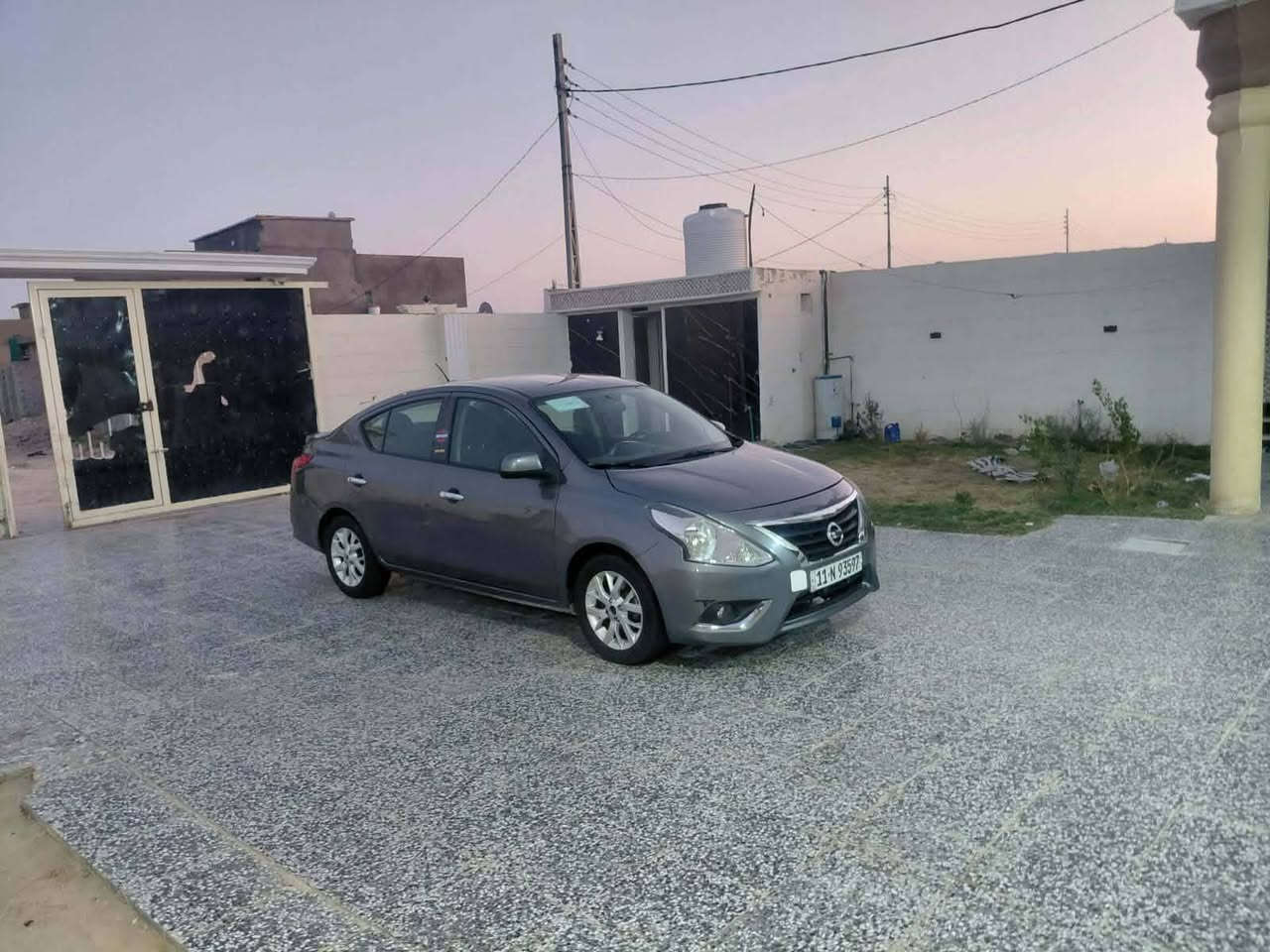 السلام عليكم نيسان موديل 2018 للبيع رقم بغداد انكليزي تحويل ثاني يوم هزه جديده سنويه جديده مكينه وكير وحداديه وتخم تاير وكهربائيات مكفولات سياره بيها ثلاثة قطع صبغ والباقي كفاله سياره جاهزه كل نقص مابيها السعر 75 مكان السياره كربلاء رقم الهاتف ***********
