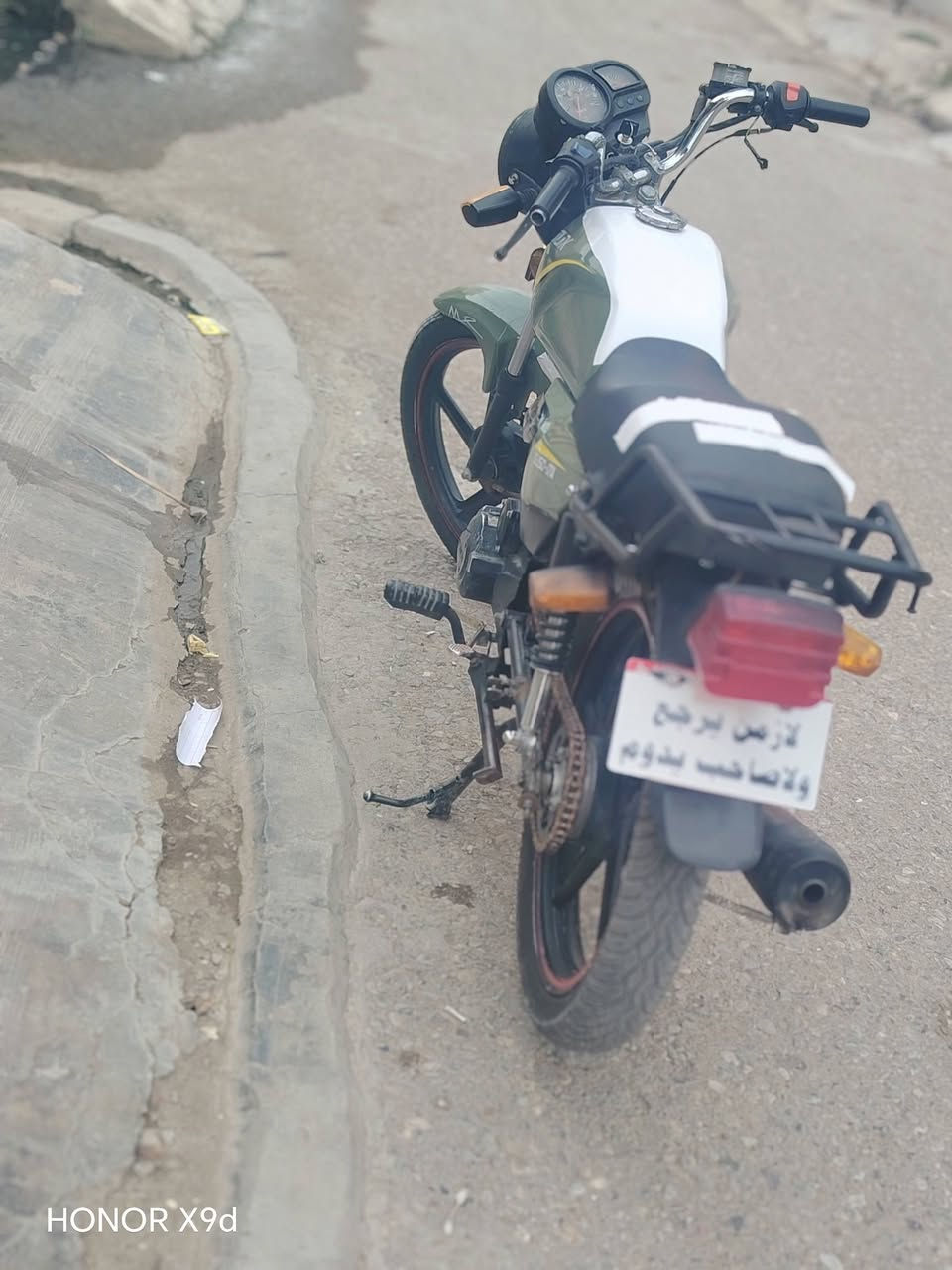 سلام عليكم سونك ماكس باب اول موديل 24 دراجة حلوة وقوية شغل وطلع تراي وين ميعجبك اشيار لايت بك لايت كلشي شغال  اوراق ورقة وحدة كارتونية مال معرض
 ((675بيهة مجال حك جيتك))
مكاني خالص رقمي ***********

نص مكتوب في الصور:
- HONOR X9d