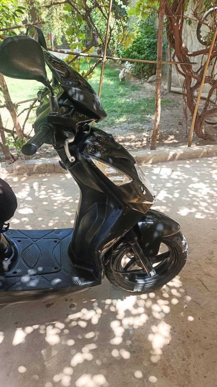 يالله السلام عليكم للبيع دراجه ناريه سكوتر نوع اوربنت 2موديل 22رايدها بمليون ونص وبيها مجال عنواني كربلاء طويريج رقمي ***********
