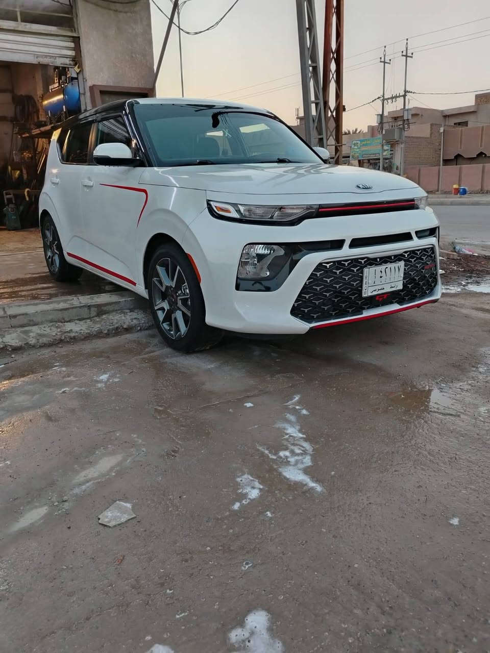 سلام عليكم     للبيع 
كيا صول GT LINE
2021
 ابيض صدفي
فتحه سلايت
اشاير مري
كامره دواره شاشه جبيره
رادارات حساسات
كشتان مخمل اسود
محرك كير مكفول
محرك 2000 دوش المرغوب
رقم واسط تحويل ثاني
بدون حادث بدون أيرباك وبدون دواخل
بيها تقرير غرق للدوسه
مكان السياره واسط مركز المدينه
اني مكلف بل نشر رقم صاحب السياره
***********  
سعر السياره 130 ورقه قابل للتفاوض 
***********
