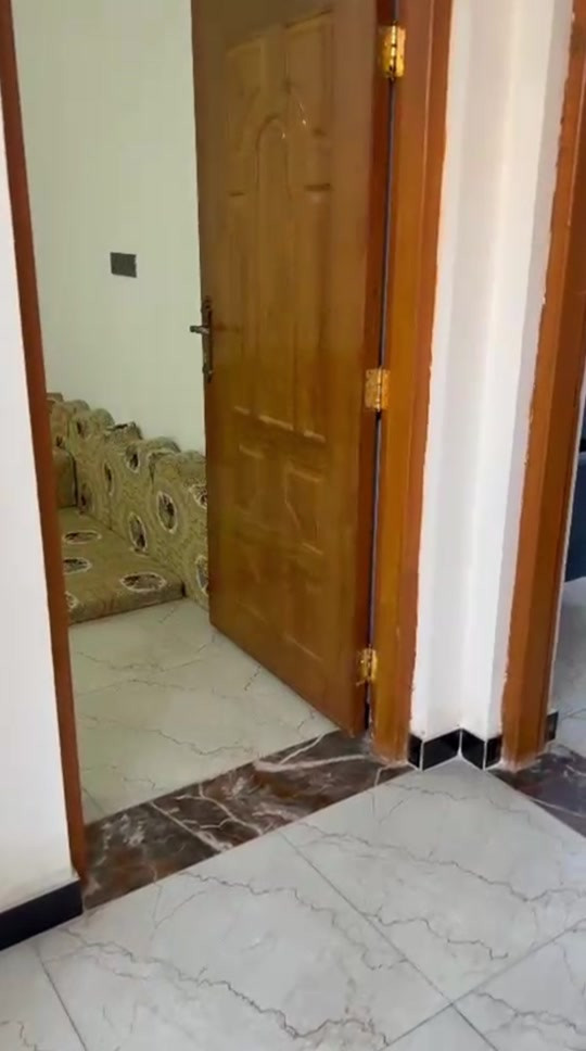 🏡 بيت للبيع – الناصرية / الموحية – مقاطعة 39 📐 المساحة: 200 م² 🏗️ البناء: طابق واحد مسلح ━━━━━━━━━━━━━━━━━━━ 🔹 تفاصيل البيت: 🛏️ غرفتان 🛋️ صالتان 🪑 استقبال 🍽️ مطبخ 🚿 صحيات ━━━━━━━━━━━━━━━━━━━ 💰 مطلوب إسكان: 28 مليون 📍 الموقع: الناصرية – الموحية – مقاطعة 39 📞 للاستفسار: *********** ✨ فرصة سكنية بمساحة 200م² في موقع مميز #الشعب_الصيني_ماله_حل😂😂 #عقاري #عقار

