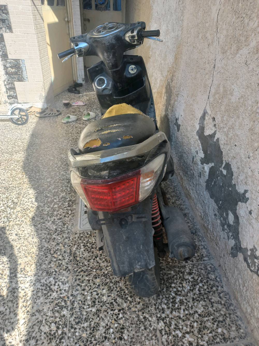 دارجه للبيع وبيها مجال