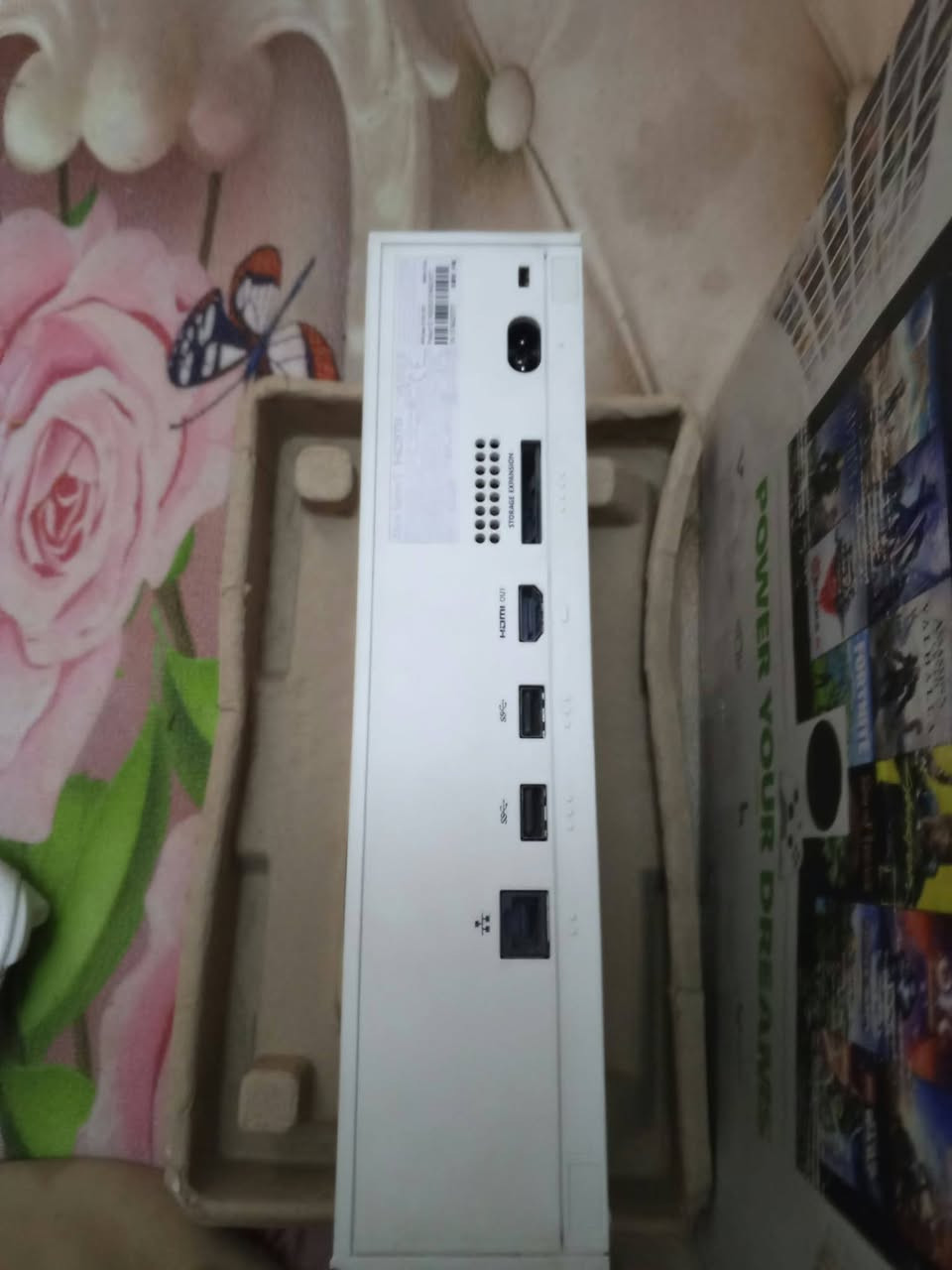 اكس بوكس سيريس اس • ٥١٢ جيجابايت • نظيف جداً