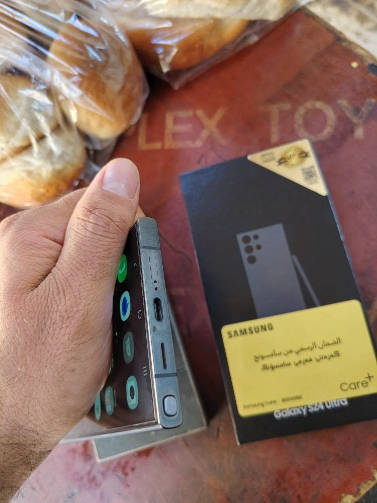 وكالــة ضمان عــين الفـهد بعد بالضمان 
سامسونك s24 الـــترا دبل { شريحتين }
ذاكرة { 256 } شـــرق اوســـط عربي { وتـــر بــروف }
غراضة كاملة مطابقة بعدة بالضمان على وضع الشركه 
للبيع او مراوس مكاني كربلاء 
السعر 980 الف *********** كربلاء, العراق
