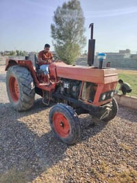 تركتر موديل ٨١ المرغوب محرك كير شرط جاهز عل شغل السعر 5 مليون. 0771834...