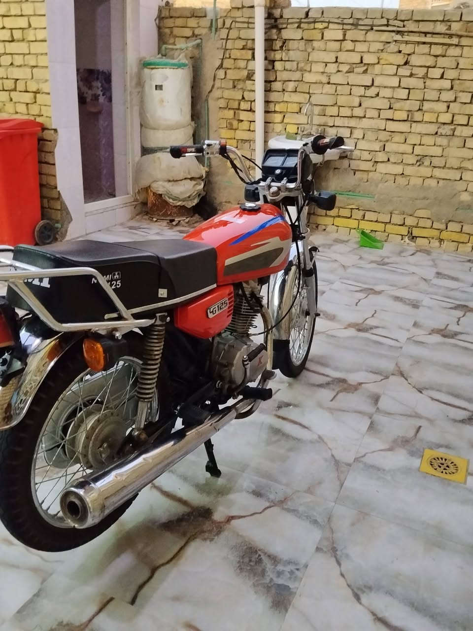 السلام عليكم للبيع ارشه اوراق اصولي اصولي الشاصي موديل 2019 وهاي نضافته نفس الصوره مكاني بالشطره وهذا رقمي*********** السعر 725 وبيه مجال
