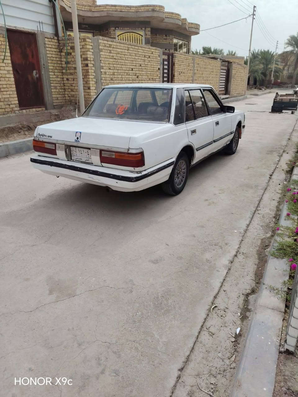 سلام عليكم سوبر مديل 85 سيارة جاهز مكينه و كير ثنين ونص شرط حدادية جديده تخم تاير جديد كهربايات كلهه شغاله مكفولة من الضربة ترايك وين مايعجبك رقم الماني مشروع وطني سيارة احله من الصور رقم *********** السعر 25 وبيهه مجال المكان  ناصرية سوك الشيوخ

نص مكتوب في الصور:
- HONOR X9c