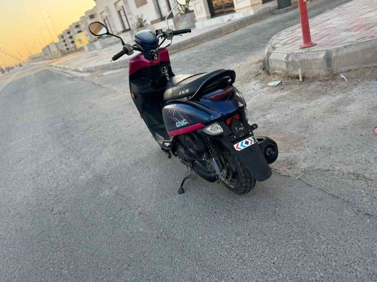 سلام عليكم داجه للبيع الدراجه نضيفه بس يرادلها جاملغ امامي فقط سعرها 550 للاستفسار اتصال ع 
***********
