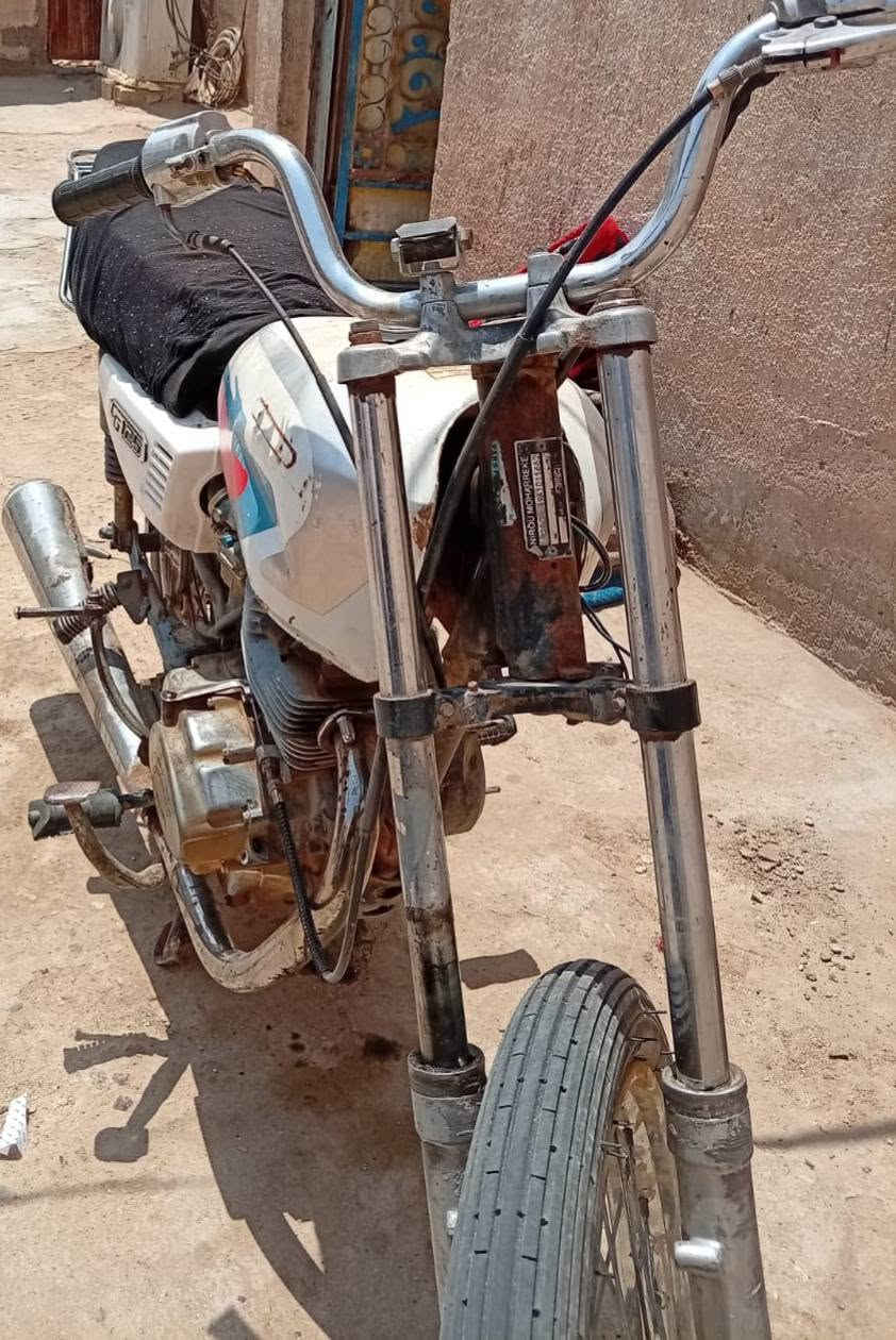 دراجه ايراني البيع دراجه نضيفه سعر خاص ***********واتساب
