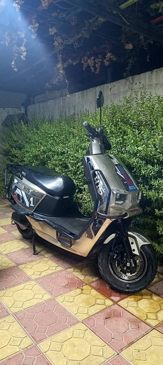 ماطور اي جي ايس 
ماطور نضيف مال شغل 
بطاريات شرط 
دبل اسويج صندوك خلفي مجود
السعر 525 وبي مجال 
***********
