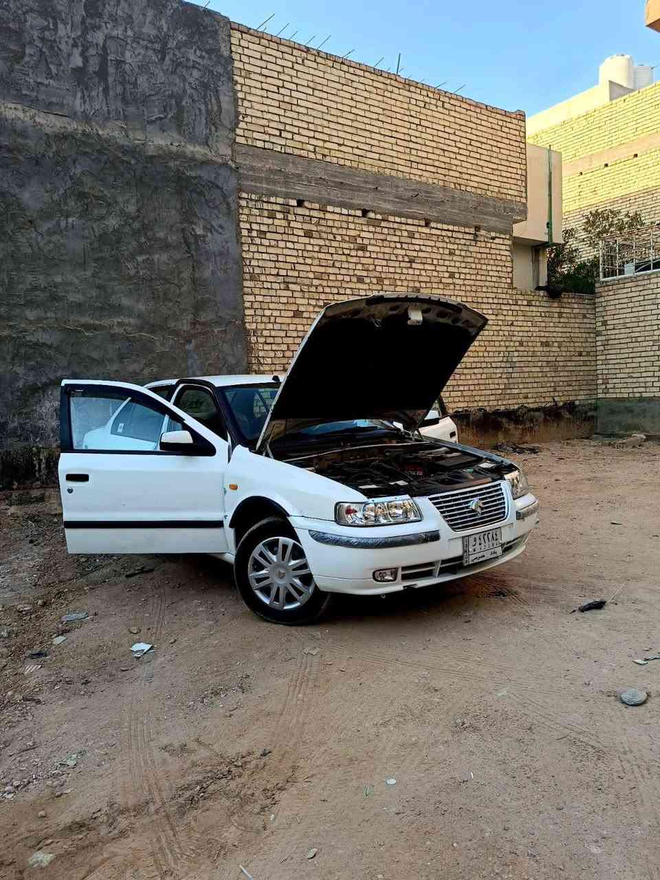 سلام عليكم
سمند للبيع 

السياره خير من الله 

تبريد ثلج 🥶🥶

ماشيه 160وقابل للزياده

تبديل باب خلف السايق 

وبارد في اماكن معينه

مواصفات 

جام 4 كهرباء 

مري كهرباء 

شاشه 

السياره متعوب عليها 

السعر٥٥ وبيه مجال بسيط ***********
مكان بغداد
