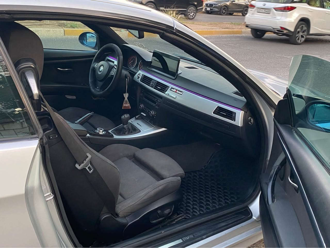 BMWمؤديل2011گيرعادي مةكينةn54 ويلm شاشةئايباد abs سوكان كارةبا 138رؤشتوة كؤدوباركوديزبؤكراوة هةموگياني بةشةرت سةقف كةشفة سنوق سةحبة ستةيجي 1 لايت زينؤنو ليدة تةعديل سورعةية تةبريد لةسةرسويج كوشن خةزن كوشن هيتةر ئاوينةفؤتؤية  ئاوينة كارةبا ئةوةنةي مواسةفات هةية باسناكريت گيج تاكو300 ئةروات گةنجانةوجوانة سعر90گةلاوموعامةلة گؤرينةوةش دةكةم لةمستةواي خؤيدابي شوين سليماني *********** السليمانية, العراق
