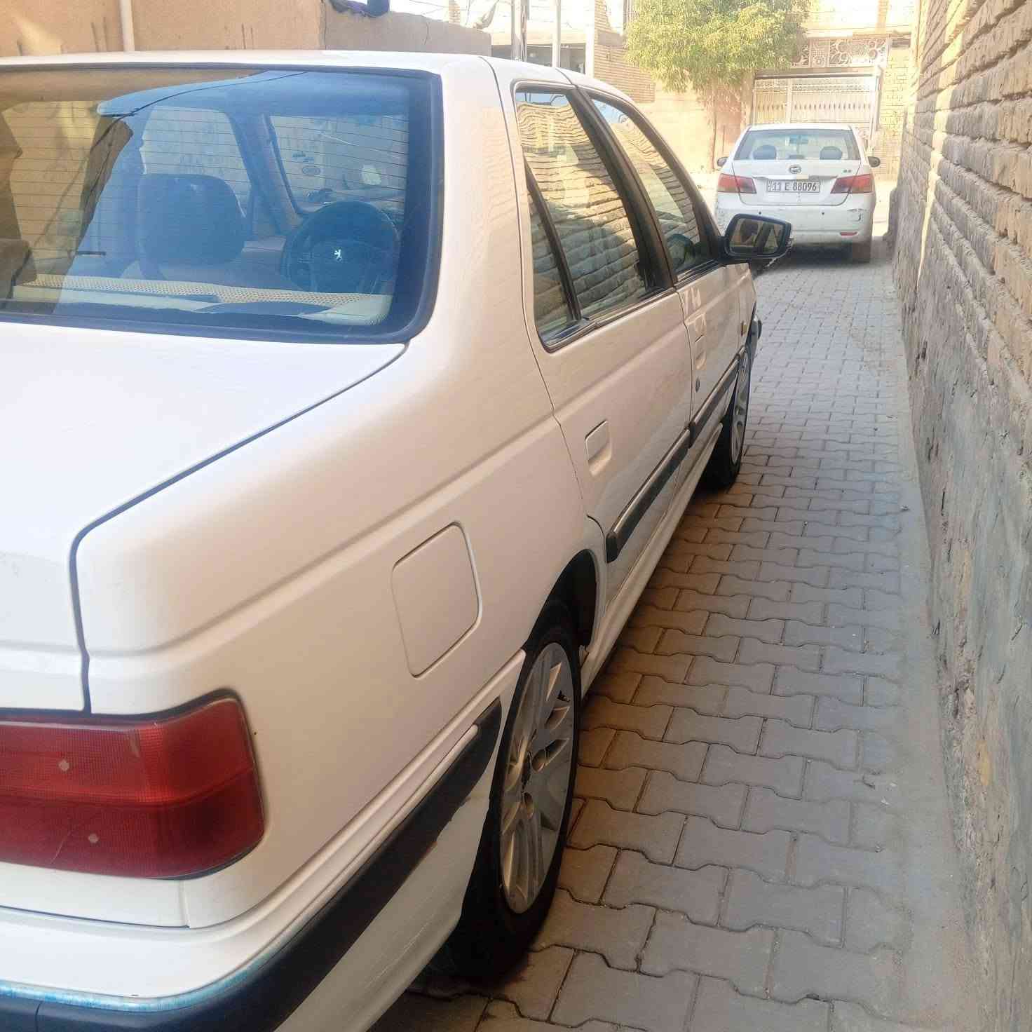 السلام عليكم بيجو بارص موديل 21 رقم بغداد مكفولة عدى بارد بل جاملغ الخلفي الايسر السعر 72وبيهة مجال بصيط الهاتف ***********
