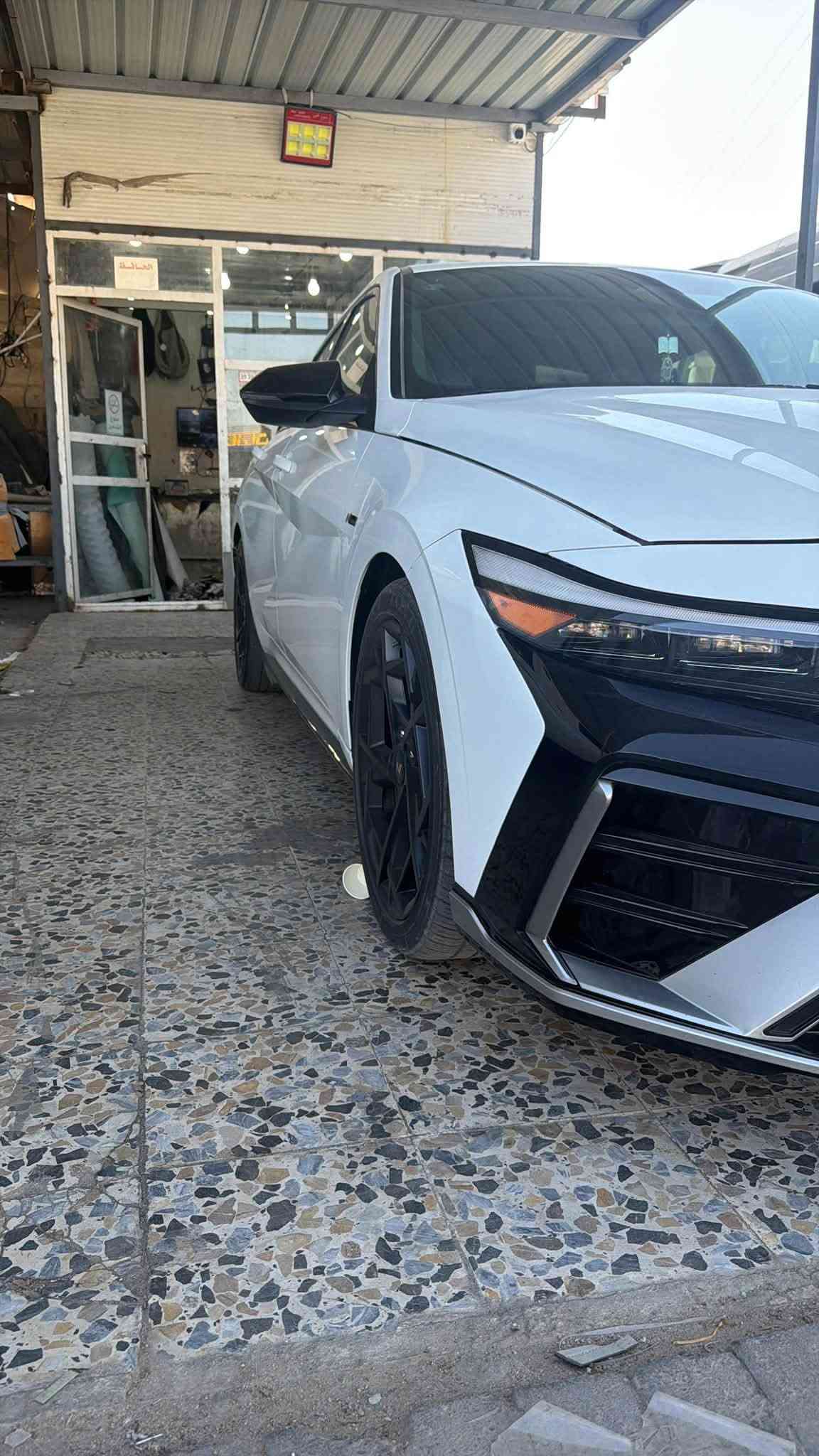 الانترا ٢٠٢٤ان لاين السياره كلين مابيها تبديل صور الحادث مرفقه وارد امريكي بيها الحادث الي داخله بي والمداكر الاماميه مسستمات رقم السياره كتاب شهداء باقيلها ٧اشهر وتتحول السعر ١٥٥رقم الهاتف ***********

نص مكتوب في الصور:
- 94 2:28
- العودة
- عالية الدقة
- 2 / 13