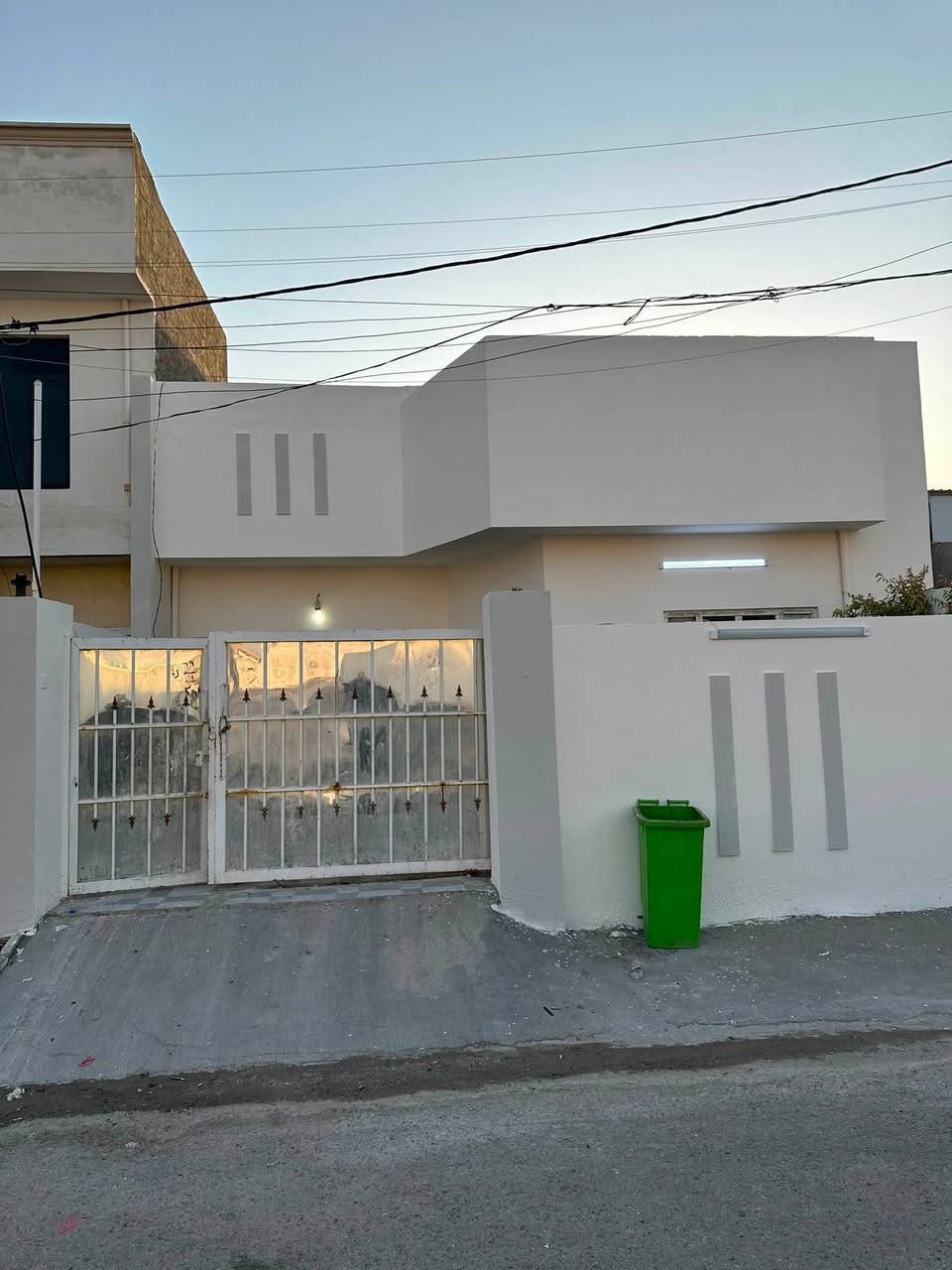 ((بسم الله الرحمن الرحيم))
🏡     🏘      🏚 

#بيت_للبيع         

🔴 جغيفي ثانيه 

مجمع توفيق 

✅المساحة : 150
 
مكون من2 غرف نوم
 صالات 1
ومطبخ 
واستقبال 
حمام عدد2
مناور عدد 2

 🛣 الشارع 🛣🛤 : 10

🗒📑⚖️ نوع الملك : طابو زراعي سند25 

💸💰 السعر  💰💸: 110🔴وبي مجال

للاستفسار : مراجعة 
🥇 مكتب الدليمي 🥇
🩸📍العنوان الجغيفي _نهايت سياج المقبرة على السايد الايمن.                         
                                     
            📱📲  للاتصال :  ميثم*********** 📞☎️

#عقارات_الفلوجة #عقار_للبيع #عقارات_الانبار #عقارات_العراق  #العقار #عقار
#العقار_للبيع #للبيع #بيع #بيت #بيوت #قطعة #قطع
#ارض #
