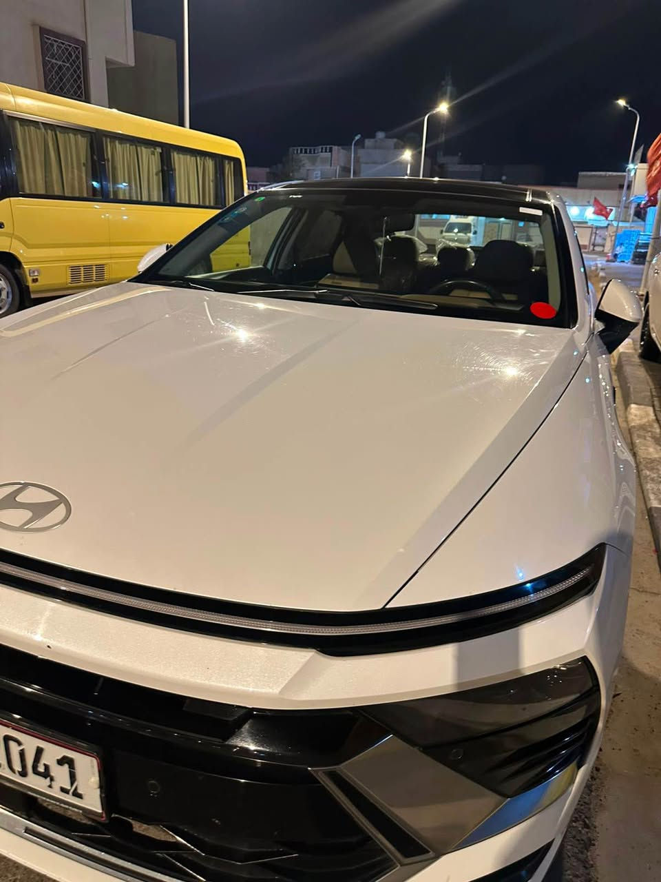 سوناتا 2025 خليجي فول Vip بنوراما بصمه داخل لونين كشنات حلد وكهرباء تشغيل عن بعد كامره حساسات سياره بيه بارد بين البابين وبيه ربع صندوق خلفي صبغ فقط بدون ضرر سياره بصره حره تحويل للبيع او مراوس السعر 210 
ستفسار *********** البصرة, العراق
