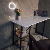 ميز للبيع استخدام قليل نظافه عالية تواصل ع الخاص او واتساب07513091869