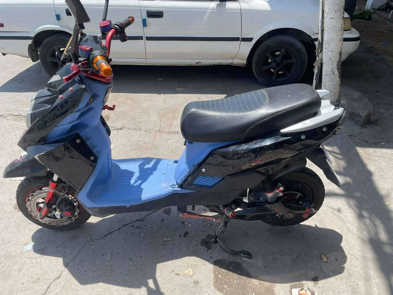 السلام عليكم ورحمة الله وبركاته دراجة شحن جبلي رياضي للبيع 5 بطاريات يقرن 11 بيهن 2 منهن شوية بيهن نفخة 
سعره: 400 الف 
مكاني بغداد العامرية 
☎️واتساب: ***********
