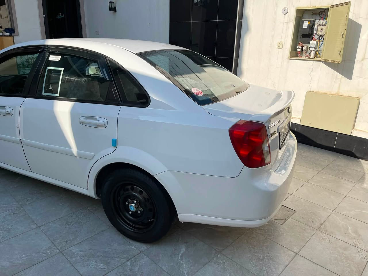 اوبترا ٢٠١١ خليجي جاهزه للاخير السياره مينقصها اي شي تبريد ثلج بيها نص قطعه صبغ الباب الخلفي ومكانين تكحيل السعر ٨٥$ وبيها مجال رقم سليمانيه مكانها الفلوجه 
رقم الهاتف***********

