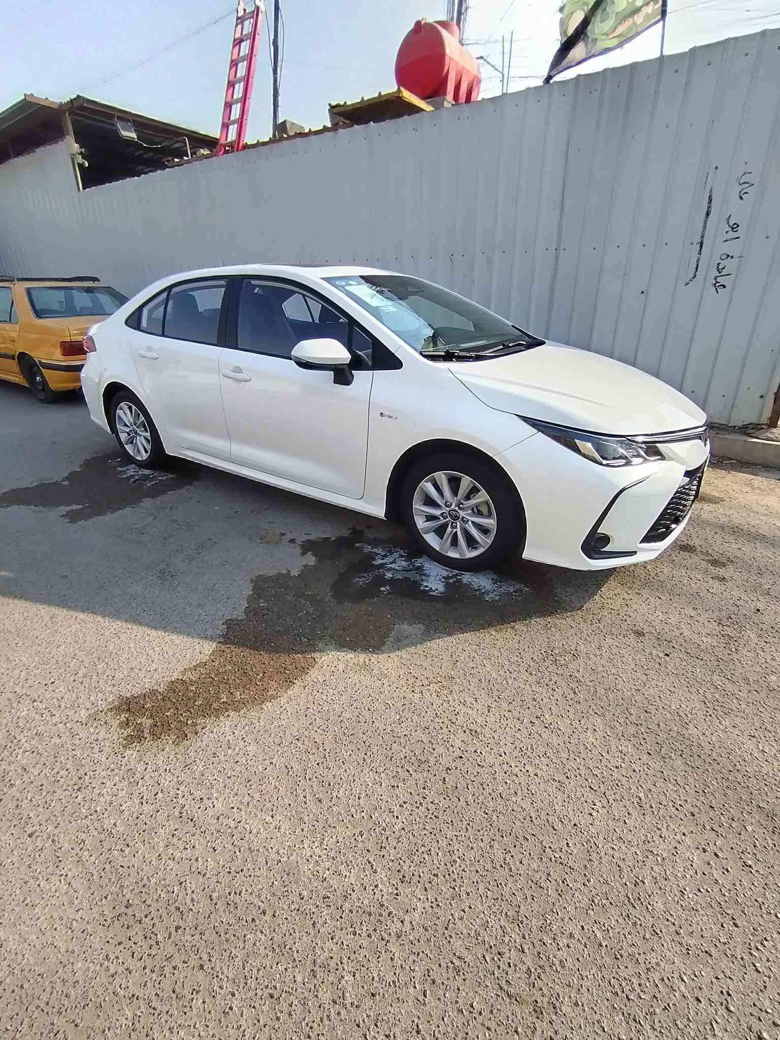 السلام عليكم كورولا شكل الخليجي هايبرد ماشيه 21 رقم بغداد كفاله عامه فيها ملاحظه بسيطه المكان بغداد غير متواجد على الفيس السعر على الخاص رقم الهاتف***********

