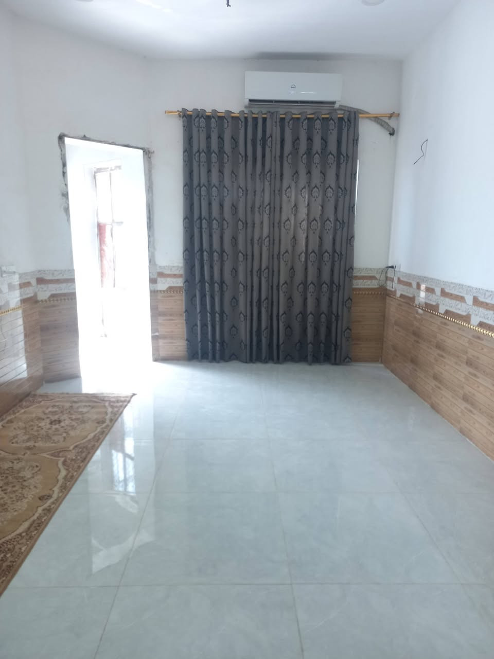 بيت للبيع المساحه ٢٠٠متر طابقين طابو صرف العنوان حي زهراء قرب المستوصف ارقم ***********
