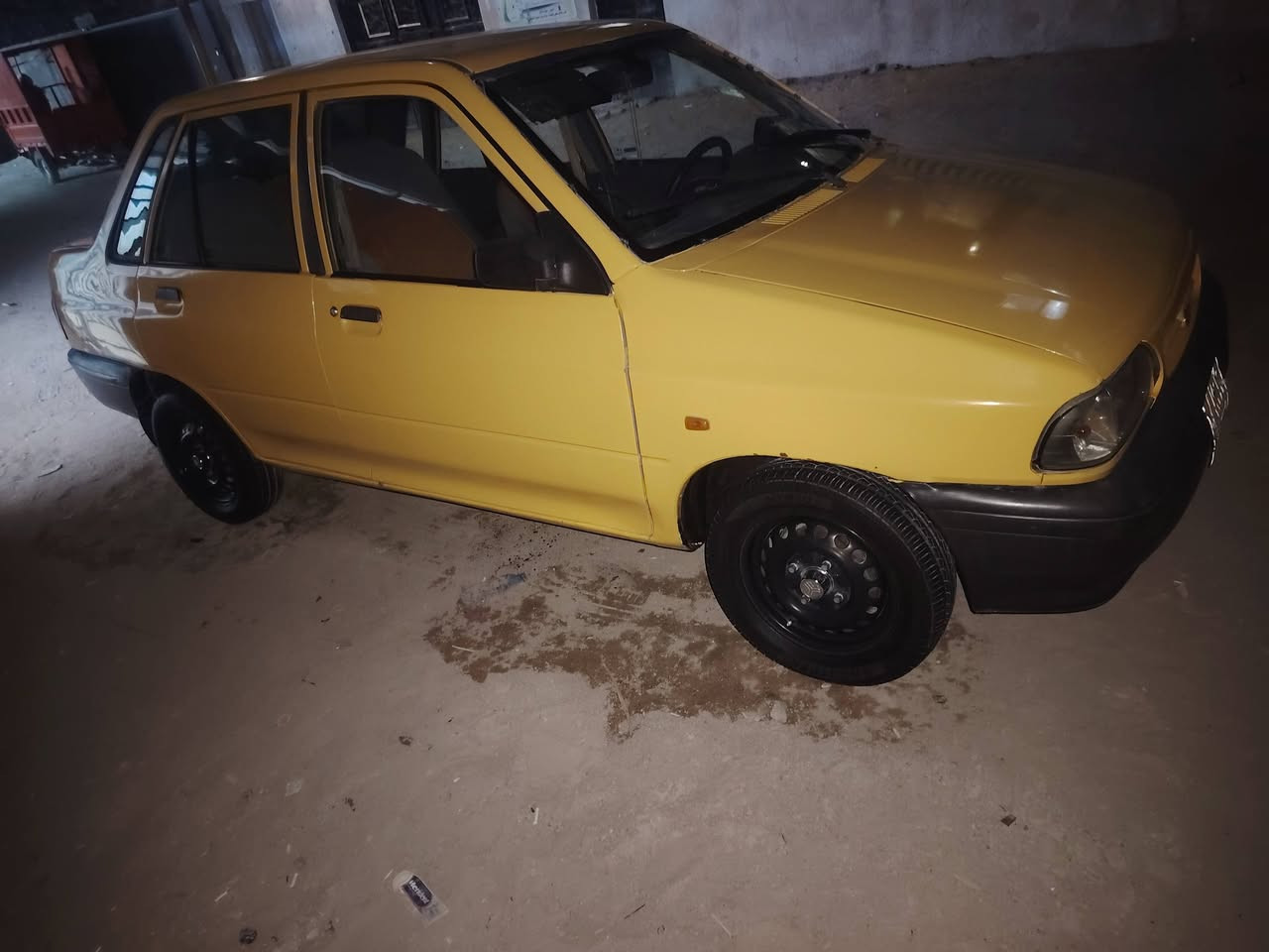 سايبة مديل 13 سنوية ل 29 مصفرة هيئة او غرامات معمرة من الطول لطول صبغ عام  ظفيرة من الطول لطول جديدة مشط جديد إيراني باتري جديد سلف جديد دبلات لوي طخم كامل ويل او تاير طخ كامل شاشة طخم سماعات كامرة خلفية بس الرابع بل كير مايجي شرط كلشي المكتوب اذا ماموجود بسيارة انا فصال بس راعيه يريد تحويل او عمي راعيهة بصرة الزبير السعر 26 ابو بيهة مجال موبايل ***********
