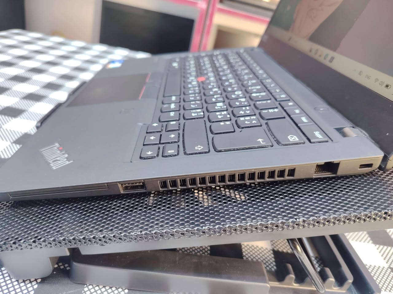 السلام عليكم متوفر لابتوب الجيل الحادي عشر بسعر مميز لطلاب الجامعات... 
🔥Lenovo ThinkPad T14 Gen 2

💻 المواصفات:

📌 Intel Core i5 الجيل 11 (G7)
📌 Intel Iris Xe Graphics 4GB
📌 RAM 8GB DDR4 (قابلة للتطوير)
📌SSD 256GB M.2 (قابل للتطوير)
📌 Screen شاشة 14 إنج FHD
📌Order  نظافة عالية جدًا

🎁 السعر: 375,000 دينار فقط

💵 والسعر يشمل:
🛡 حقيبة لابتوب
🛡 ماوس
🛡 الشاحن الأصلي
🛡 التغليف
🛡 التوصيل
🛡 تنصيب أحدث إصدار من Windows    
🛡 تنصيب Office والبرامج الأساسية 

🔝 الجهاز مفحوص بالكامل وجاهز للاستخدام، مع ضمان على عيوب التصنيع.

📍 مكتب الريادة للحاسبات
 راسلنا الآن واحجز جهازك قبل نفاد الكمية.

واتساب أو تليگرام  ***********
