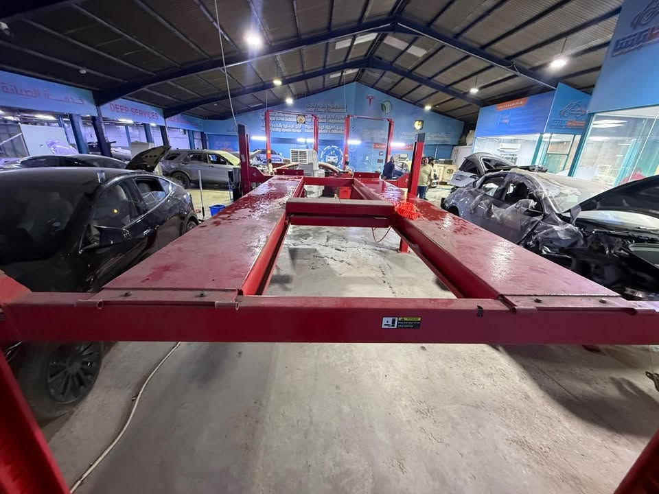 📢 للبيع: جك رفع هيدروليكي 4 أعمدة (Launch 4-Post Lift) بحالة ممتازة!المواصفات والميزات:الماركة: لانتش (LAUNCH) المعروفة بقوتها واعتماديتها.الحمولة الإجمالية: يتحمل حتى 4000 كغم (4 طن)، مناسب لجميع أنواع السيارات الصغيرة، الصالون، والـ SUV.جك الميزانية الداخلي (Rolling Jack): مزود بجك هيدروليكي هوائي وسطي إضافي متحرك بحمولة 2000 كغم (2 طن) لرفع المحاور وتسهيل صيانة الإطارات والميزانية.الحالة: نظيف جداً وبحالة ممتازة وجاهز للعمل الفوري في الورشة أو مركز الصيانة.المنشأ والملصقات: يحتوي على ملصق الصيانة الدورية وتاريخ آخر خدمة للتأكيد على جودة الاهتمام به.💵 السعر المطلوب: 2,800 دولار($) (
قابل للتفاوض البسيط للجادين).📍 الموقع بغداد الكرادة مجمع المشن 
  الاستفسار: ***********
