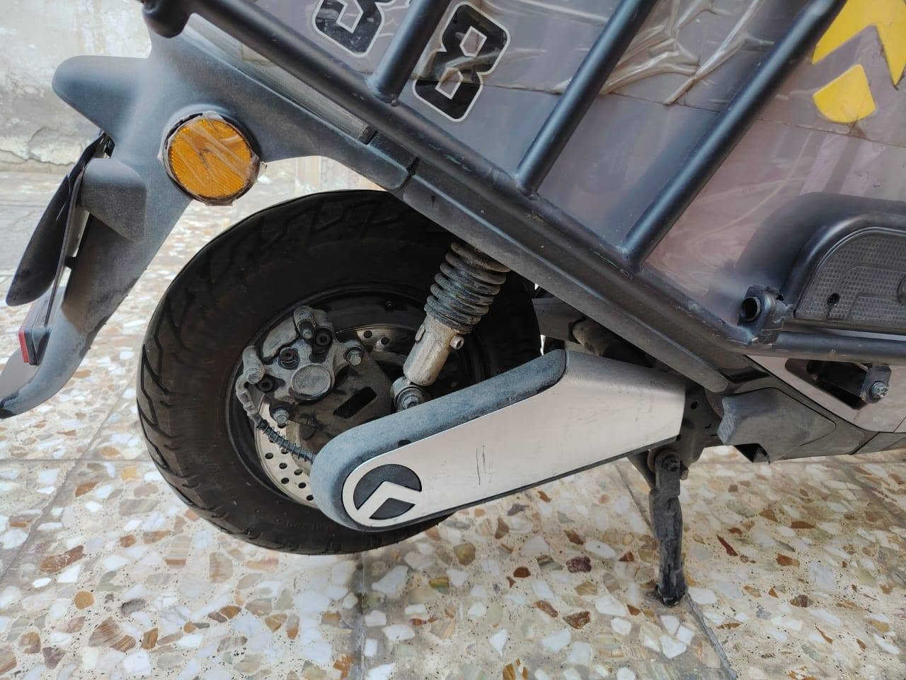 دراجة Garow HVS 318
٦ بطاريات ٣٢ امبير ما مبدلة
٤ سرعات تقفل على ١٢٠
ميزة تثبيت السرعة
ملف ١٥٠٠ واط
نظام انذار
لايتات امامي خلفي عالي ناصي
نظام بك
تاير خلفي جديد
حجم التايرات ١٣.٥
منفذ USB
مساحة تخزين كبيرة
درع حماية مع إمكانية إضافة حقيبة تخزين خلفي
ميزة فصل ذاتي للشحن بعد شحنها بشكل كامل
مقعد مريح يسع شخصين
دبل سويج
سبب البيع هو خلل مسبب اهتزار بالماشة نتيجة عدم صيانتها بشكل صحيح
السعر ٧٥٠ وبيها مجال
رقمي *********** ومتوفر واتساب
