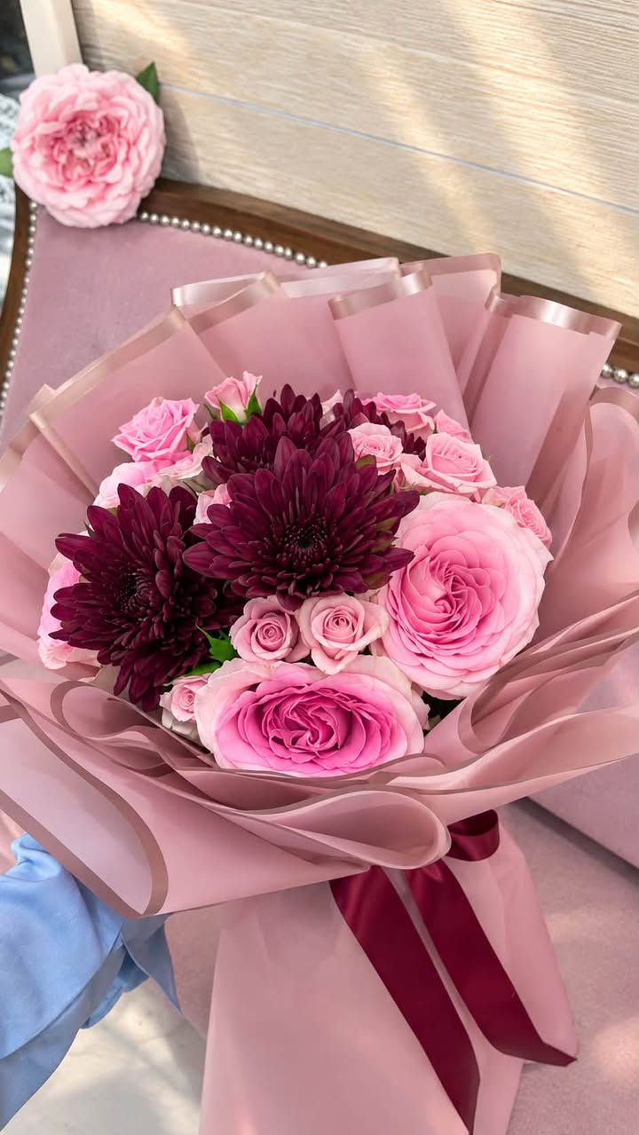 مختصين بتنسيق باقات الورد الطبيعي والصناعي 🌷
بتفاصيل تنعمل بحب وعلى ذوقكم 🎀
🚚 توصيل بنفس اليوم( ***********)
📍 حي الجهاد – بغداد
