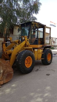 شباب شفل كومارسو للبيع جاهزه للعمل رقم انكليزي سنويه جديده ال 31 موديل...