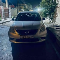 نيسان فيرسا 2013 شكل الهندي ماشيه 100 السياره نضيفه جدا ضربتها جاملغ خ...
