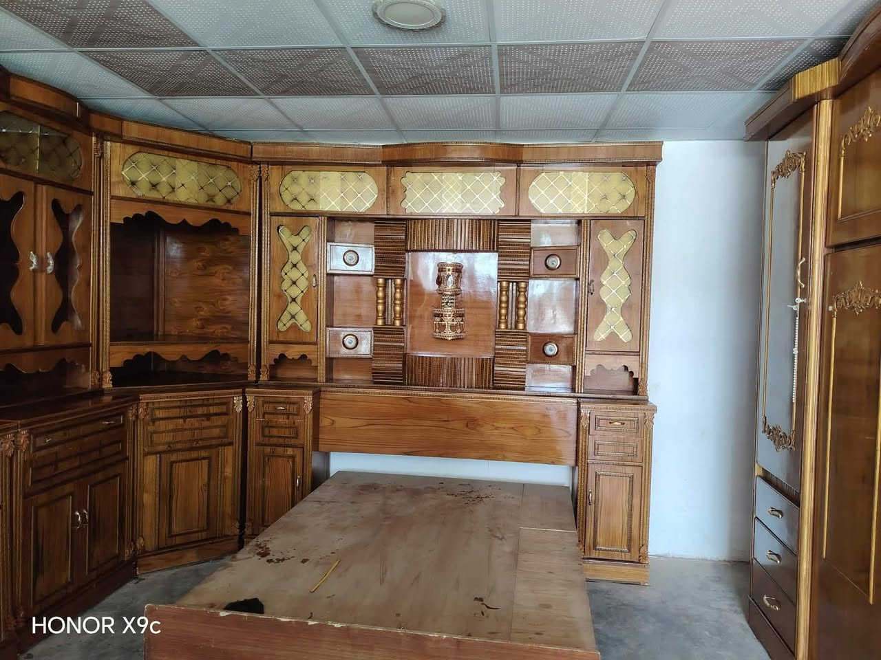 سلام عليكم ورحمه الله وبركاته توجد غرفه نوم هودج أربعينية للبيع نضافه فول خشب حطاطه السعر خاص الاستفسار علئ هذاا الرقم ***********
