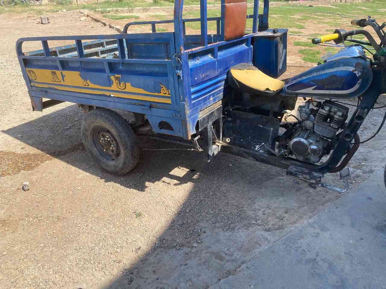 السلام عليكم ستوته دايوان موديل 12كلك  محرك 22مكفول شاصي وركبه مكفولات بدي نضيف ضفيره بيها تايرات وفلنجات وبنزات جدد اكسن جديد السعر ب700 وبيها مجال مكاني واسط الدبوني انتصل وبيك ودلل، ***********

