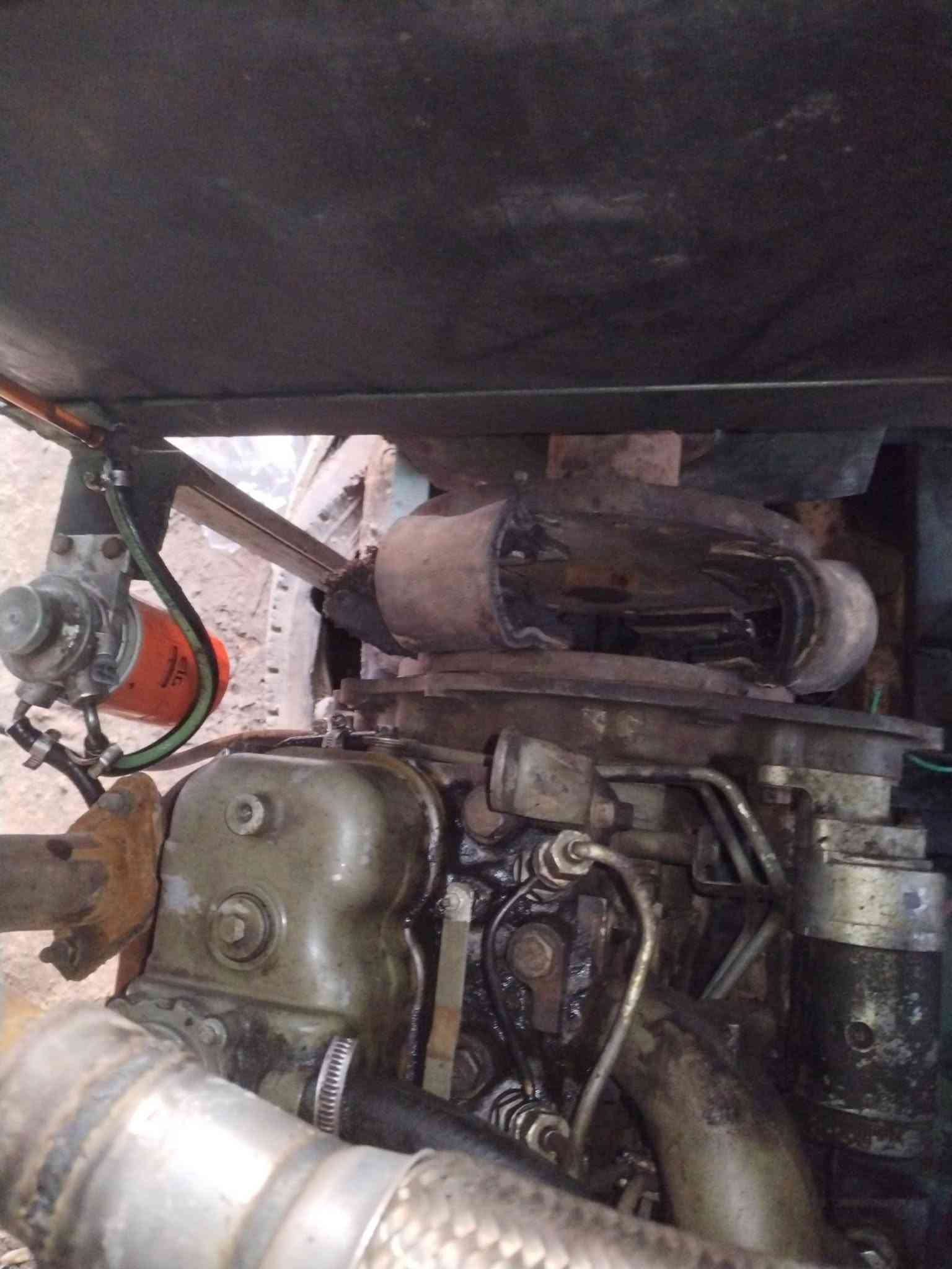 السلام عليكم مولده للبيع انواع ISUZU محرك كلش قوي ونظيف مكفول من التبخير او التنقيص
راس  توليد 50 كيفي
راديتر جديد
ظفيره جديده
شاصي قوي جدا من نوع الحديد الصلب
تصرف بالساعه لترتين كاز
شرط شغل سبالت ثلاث بيوت مرتاحه كهرباء قويه 250.v
***********
