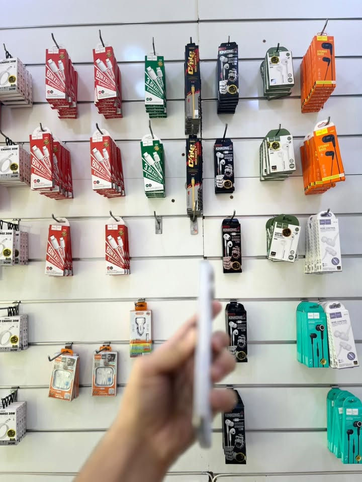 16 برو ماكس جهاز مكفول بطاريه 90 ذاكره 256 كلش نضيف
سعر 1175 وبي مجال لل استفسار ***********
