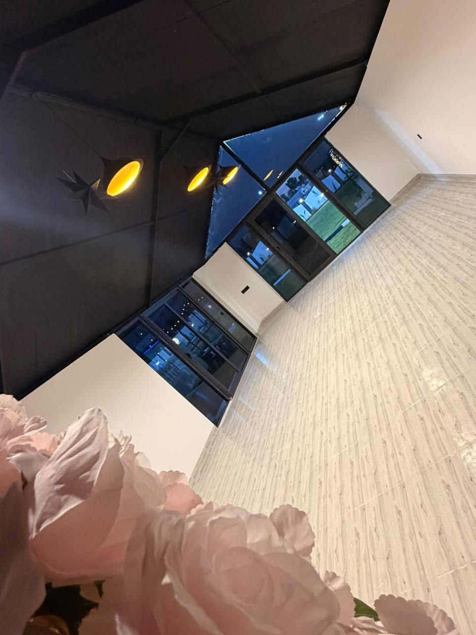 ايجار يومي • مسبح • شحن سيارات