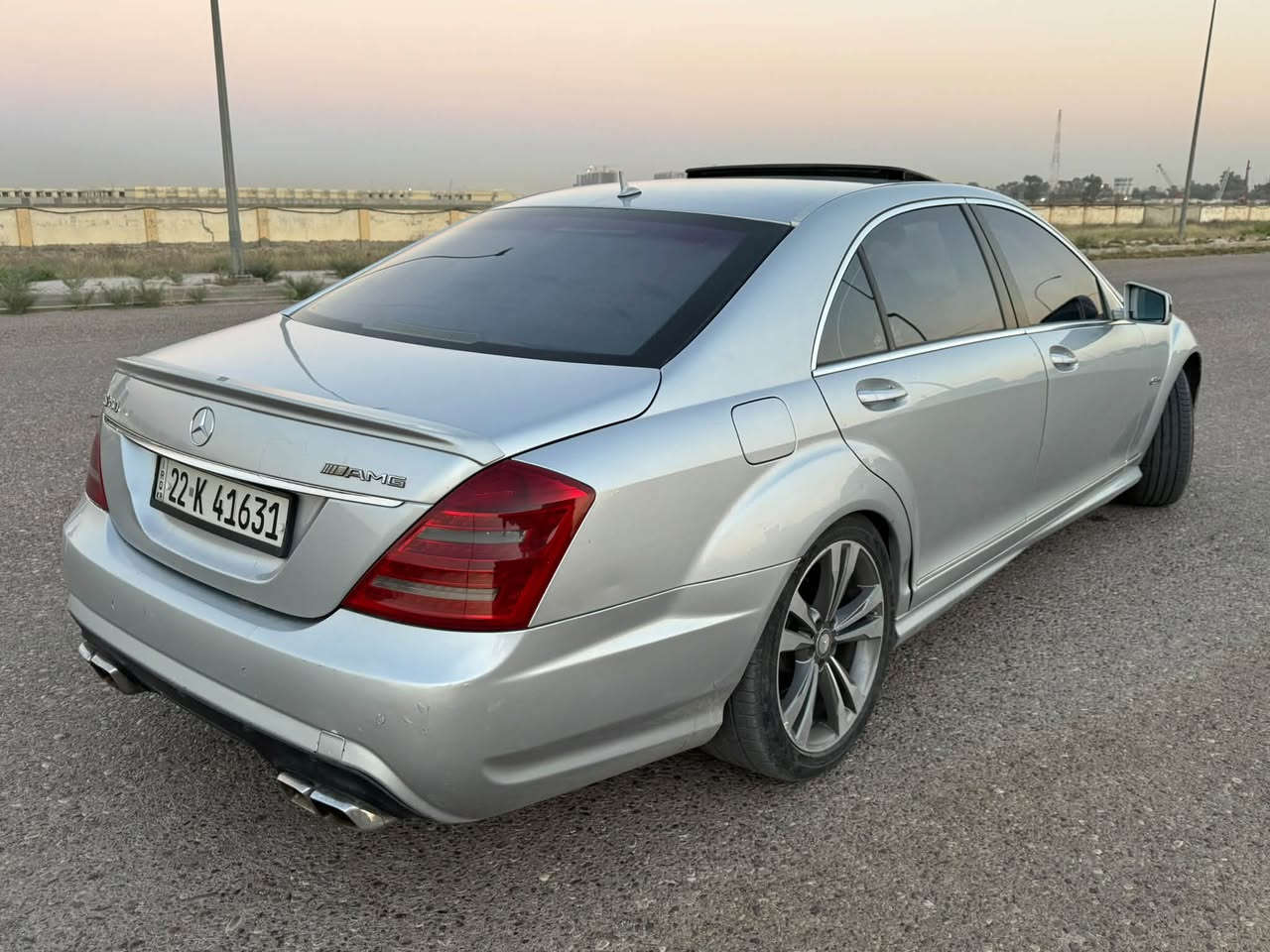 سلام عليكم 
للبيع او مراوس حسب القناعه
مارسيدس بنز
حجم S350
موديل 2005
محرك 6 سلندر 
السياره وكاله المانيه باب طويل 
السياره بدون حادث بدون صبغ فقط الدعاميات صبغ مال الكت
عليها كت AMG
السياره فوول مواصفات 
فتحه 
داخل جلد
بيبان شفط
صندوك كهرباء 
اضائه زينون
وباقي مواصفات الs
السياره مضلله وبيه باج تضليل 
بصمات 2 ويه السياره 

 كير محرك مكفوول 
ماشيه 150 كيلو
السياره جاهزه بدون نقوصات 
رقم اربيل تحويل مباشر 
السعر 150$ ورقه وبيه مجال بسيط
اكرر السياره كفاله عدا الدعاميات
مكانه بغداد
واي استفسار اني حاضر

***********

***********

( محمد الصعب )
