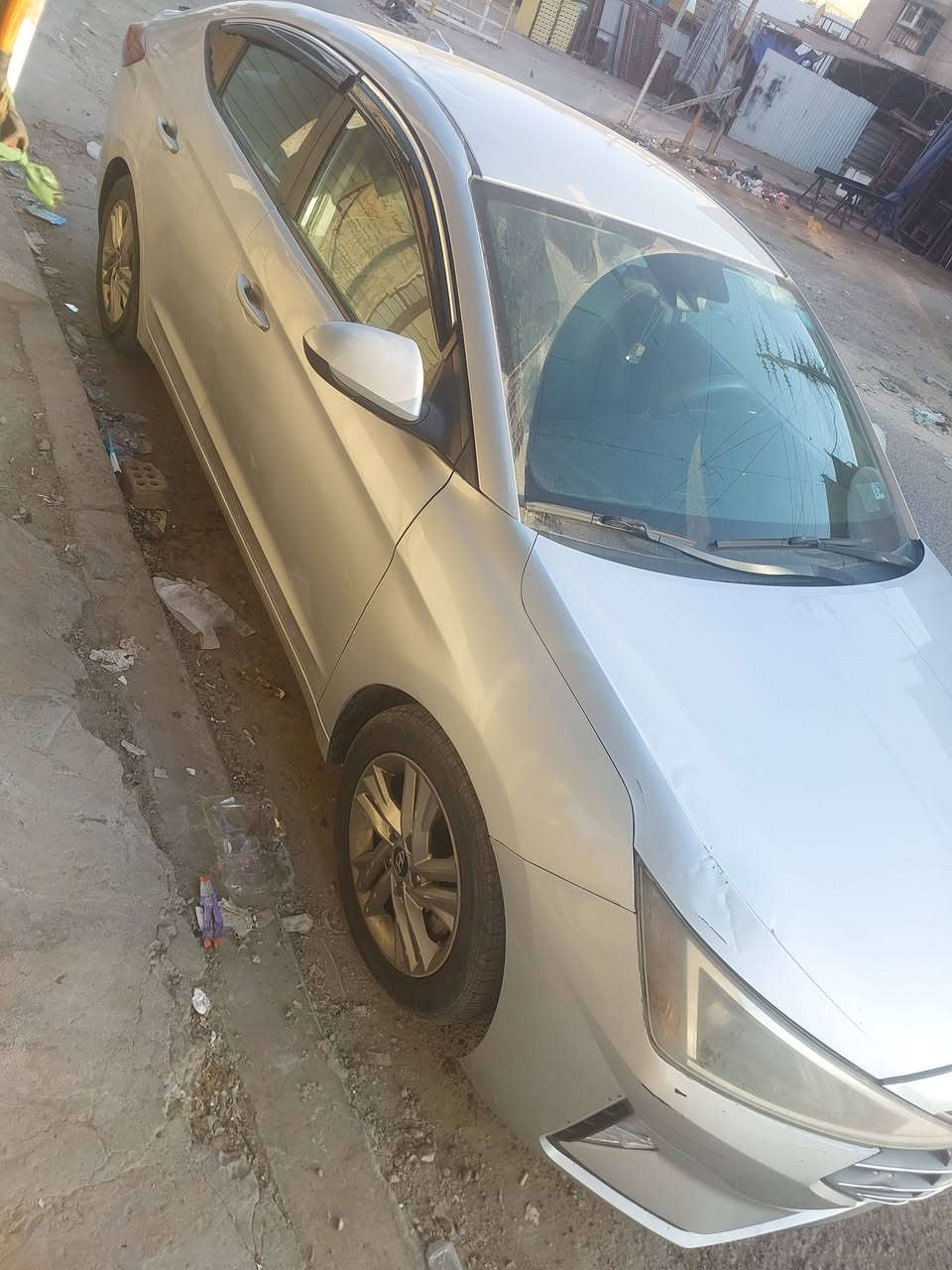 السلام عليكم ELANTRA
2019 وارد أمريكي ضربة جدا خفيفة كلها ليبل واحد شرط  شاصي لغد تكم مكفولات 
سيارة جاهزة من كلشي كير AT 
مكينة ممفتوحة بلادية وخير من الله ماشية : 44 الف mi 
مكاني : بغداد حي اور 
رقمي : *********** 
واتساب واتصال فقط 
السعر : ١١٠ وبيها مجال
