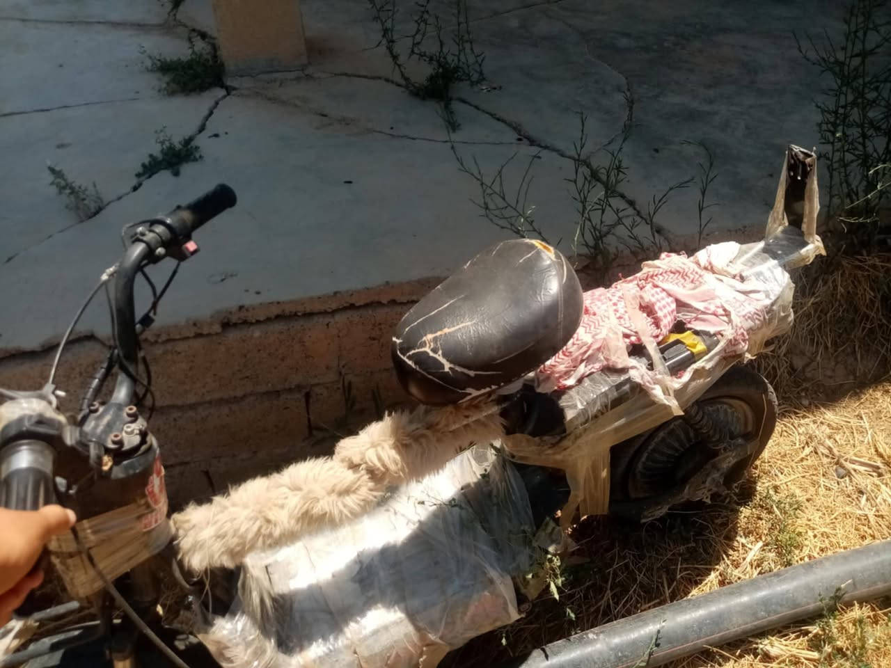 السلام عليكم باسكيل شحن البيع او مراوس حجم صغير 14 بطاريه اليثيوم فولت 48مسخدمه سبوعين  ويه شاحنه 48فولت جديد  السعر خاص الإتصال ***********
