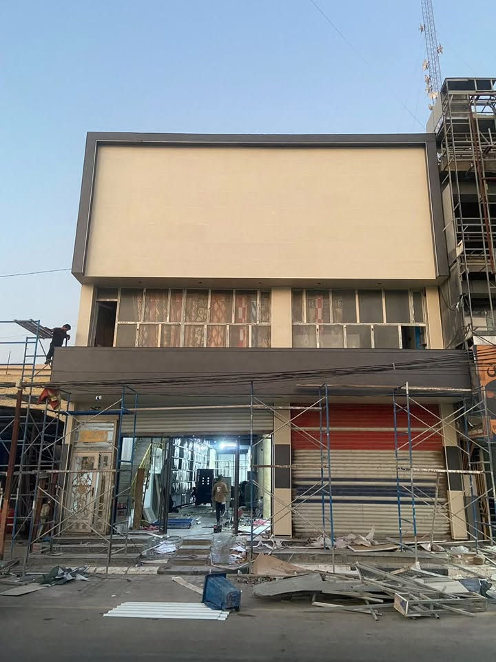 **السلام عليكم ورحمة الله وبركاته**
### 🏢 شركةارامكو لوجهات المباني الحديثة
> **تميز، فخامة، ودقة في التنفيذ**
> 
#### 🛠️ خدماتنا المتميزة وتشمل:
 * **تغليف الواجهات بورسلين فرونتك (Frontek):** تركيب احترافي بأحدث الأنظمة لضمان العزل والجمالية الفائقة.
 * **تغليف واجهات كوتا (Kotta):** لمسة عصرية تعطي المبنى طابعاً معمارياً فريداً.
 * **تنفيذ وتجهيز كافة الأنظمة الحديثة:** للواجهات الخارجية بجودة تطابق المواصفات العالمية.
#### 📍 مواقعنا وفروعنا:
 * **الفرع الرئيسي:** بغداد - ساحة النصر
 * **الفرع الثاني:** كربلاء المقدسة - شارع الروضتين
#### 📞 للاستفسار والتواصل المباشر:
 * 📱 ***************
 * 📱 ***************
 * 📱 ***************
**مع الشكر والتقدير للجميع، وأتمنى التوفيق للجميع.**

#تغليف  #بورسلين _ميكانيكي  #تغليف  #جميع  #الواجهات  #الحديثة مثل الزجاج  #كيرتن  #وول  #فرونتك #*********** #***********

نص مكتوب في الصور:
- تغليف جميع البنايات ورفع الكابوند تغليف واجهات بأسعار مناسبة لتطوير الواجهات، نحن على استعداد لرفع الكابوند واستبداله بمواد غير قابلة للاحتراق. نقدم لكم أحدث الديكورات: فرونتك، بورسلين، بوردكس، كوته سستم، جام أرقى التصاميم وإبداعات في عالم الديكور الخارجي أعمالنا مطابقة للصور العمل يتم بكوادر متميزة لمسة جمالية تناسب جميع الأذواق متقنة وبحرفية عالية الفرع الثاني: كربلاء، شارع الروضتين *********** موقعنا: بغداد، ساحة النصر *********** للإستفسار يرجى مراسلة الصفحة *********** #ديكور #فرونتك