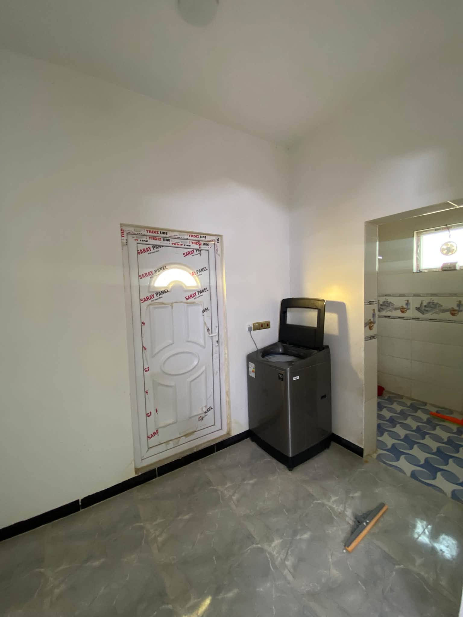 🏠 للبيع دار سكنية في تكريت – القادسية / حي الكفاءات
📍 الموقع: شارع 10، مقابل حديقة
📐 المساحة: 200 م²
📏 الواجهة: 10 م
📏 النزال: 20 م
🆕 البناء: 2025، يحتاج فقط إلى إكمال الواجهة.

تفاصيل الدار:

* 🛏️ 4 غرف نوم، واحدة منها سويت
* 🛋️ صالة عدد 2
* 🏡 استقبال
* 🍳 مطبخ
* 🚗 كراج
* 🚿 مجاميع صحية

📞 للاستفسار: ***********

